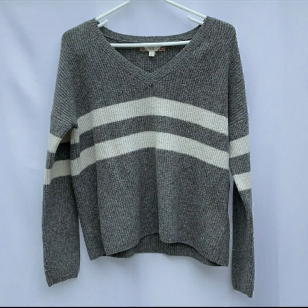 Take 50% OFF- Pink Rose V-neck Sweater, Size-L